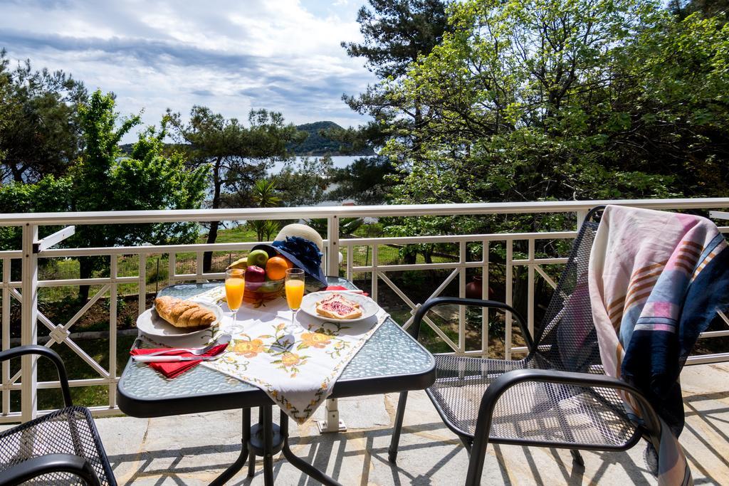 Pension Giannis Αdults Only コイニラ エクステリア 写真