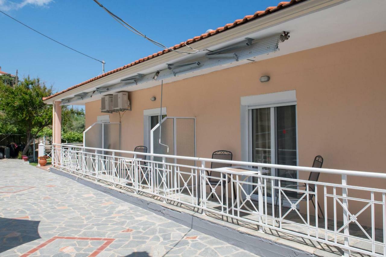 Pension Giannis Αdults Only コイニラ エクステリア 写真