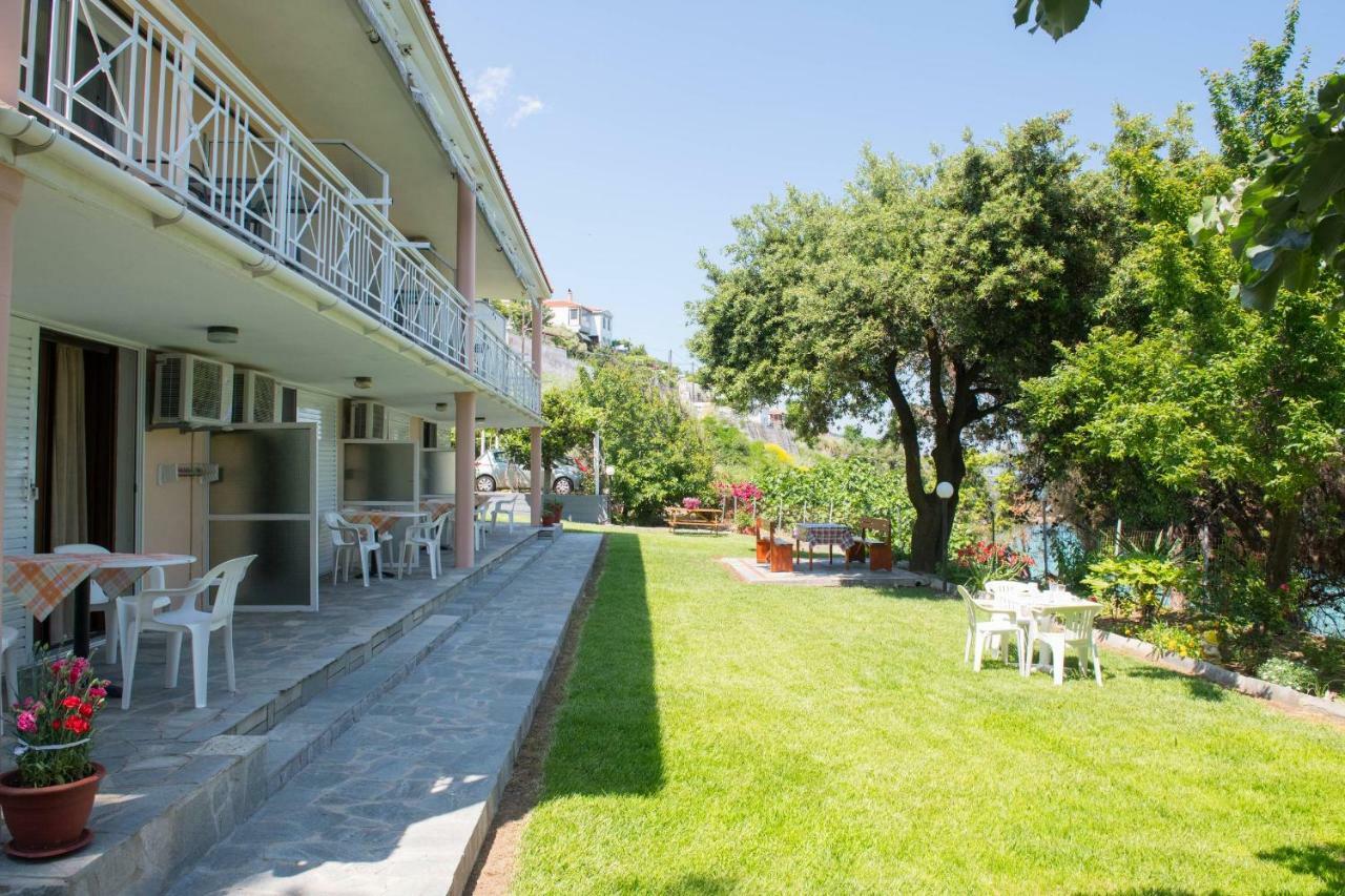 Pension Giannis Αdults Only コイニラ エクステリア 写真